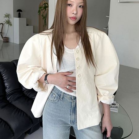 Dongdaemum Women’s Coats & Jackets, a testament to the elegance and quality of wholesale Korean fashion.