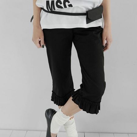 Dongdaemum Women’s Pants, a testament to the elegance and quality of wholesale Korean fashion.