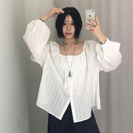 Dongdaemum Women’s Shirts, Tops & T-Shirts, a testament to the elegance and quality of wholesale Korean fashion.