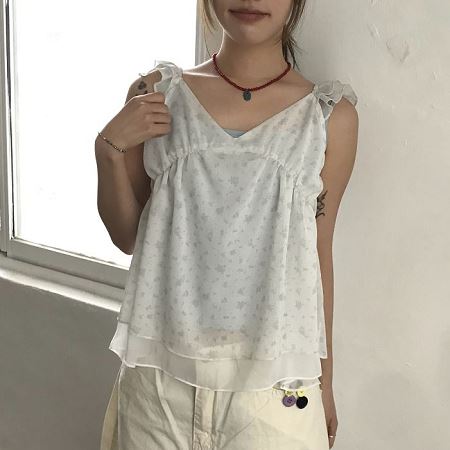 Dongdaemum Women’s Shirts, Tops & T-Shirts, a testament to the elegance and quality of wholesale Korean fashion.