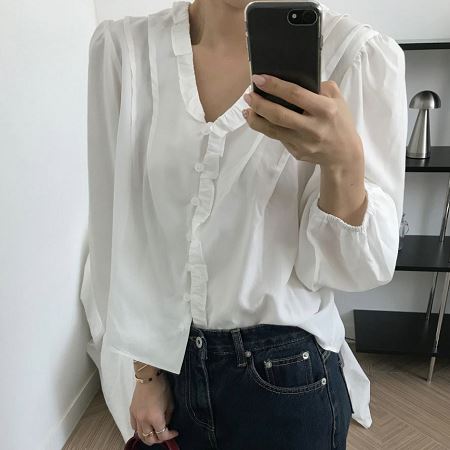 Dongdaemum Women’s Shirts, Tops & T-Shirts, a testament to the elegance and quality of wholesale Korean fashion.