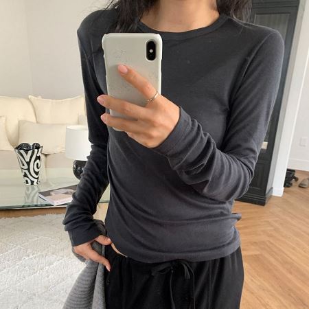 Dongdaemum Women’s Shirts, Tops & T-Shirts, a testament to the elegance and quality of wholesale Korean fashion.
