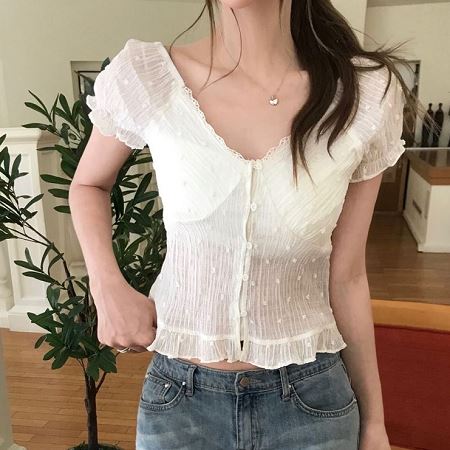 Dongdaemum Women’s Shirts, Tops & T-Shirts, a testament to the elegance and quality of wholesale Korean fashion.