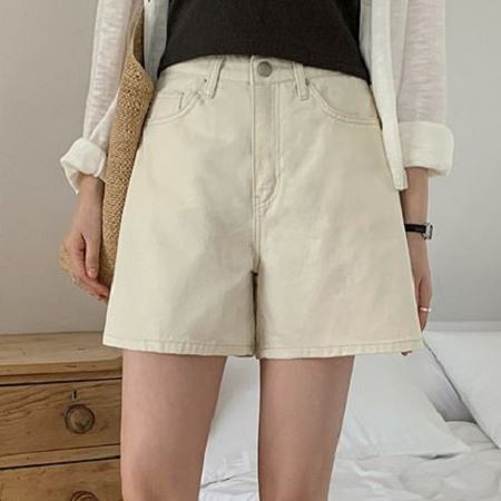 Dongdaemum Women’s Pants, a testament to the elegance and quality of wholesale Korean fashion.