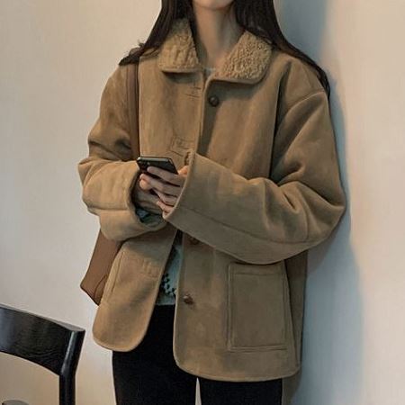 Dongdaemum Women’s Coats & Jackets, a testament to the elegance and quality of wholesale Korean fashion.