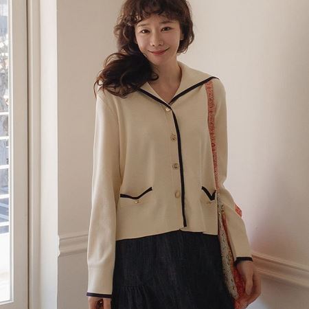 Dongdaemum Women’s Coats & Jackets, a testament to the elegance and quality of wholesale Korean fashion.