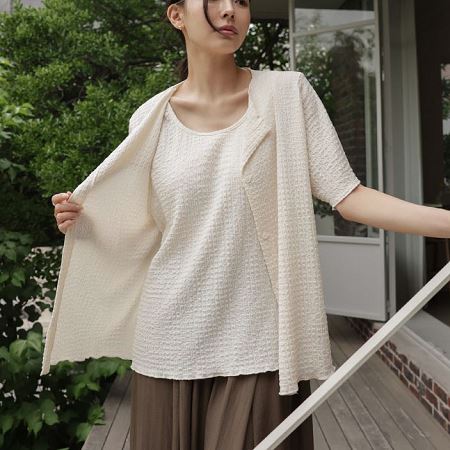 Dongdaemum Women’s One-Pieces, a testament to the elegance and quality of wholesale Korean fashion.