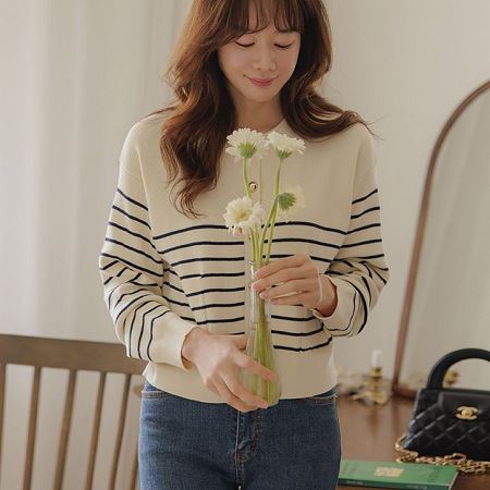 Dongdaemum Women’s Coats & Jackets, a testament to the elegance and quality of wholesale Korean fashion.