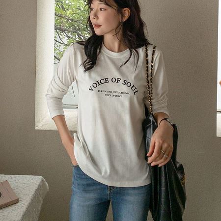 Dongdaemum Women’s Shirts, Tops & T-Shirts, a testament to the elegance and quality of wholesale Korean fashion.