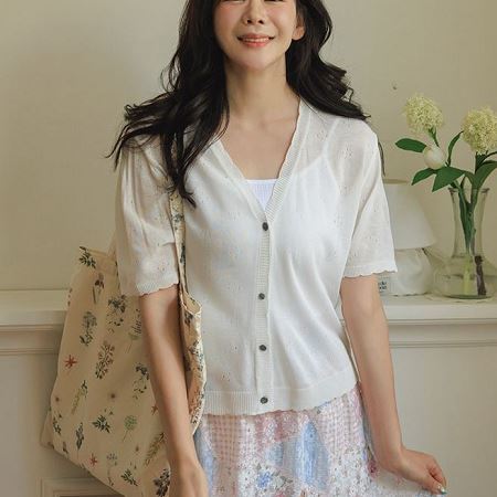 Dongdaemum Women’s Coats & Jackets, a testament to the elegance and quality of wholesale Korean fashion.
