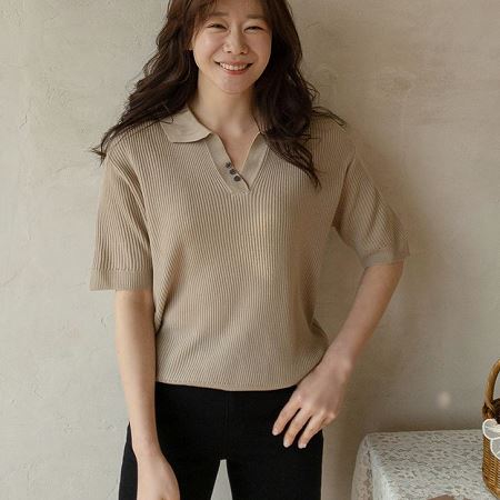 Dongdaemum Women’s Shirts, Tops & T-Shirts, a testament to the elegance and quality of wholesale Korean fashion.