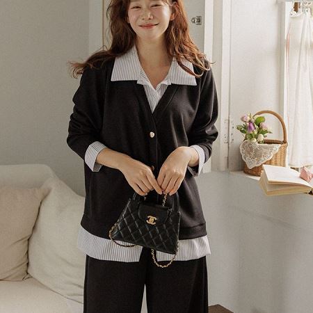 Dongdaemum Women’s Coats & Jackets, a testament to the elegance and quality of wholesale Korean fashion.