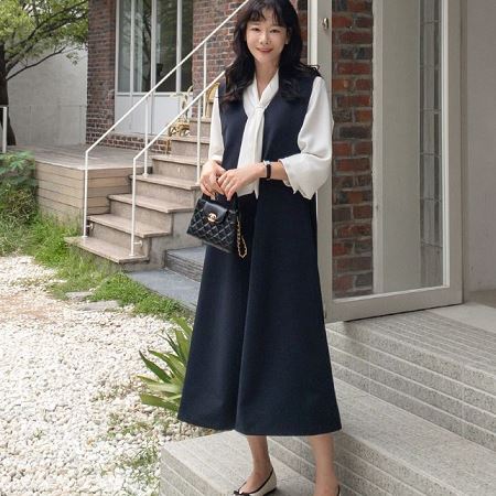 Dongdaemum Women’s Dresses, a testament to the elegance and quality of wholesale Korean fashion.