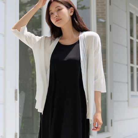 Dongdaemum Women’s Coats & Jackets, a testament to the elegance and quality of wholesale Korean fashion.