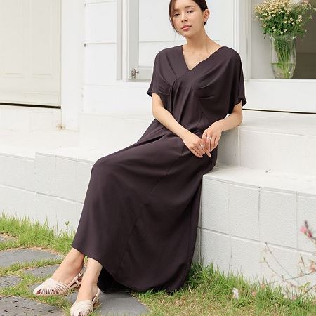 A collection of Dongdaemum Women’s Dresses, encapsulating the charm of Korean fashion.