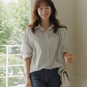 Dongdaemum Women’s Shirts, Tops & T-Shirts, a testament to the elegance and quality of wholesale Korean fashion.