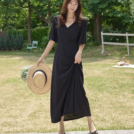 Dongdaemum Women’s Dresses, a testament to the elegance and quality of wholesale Korean fashion.