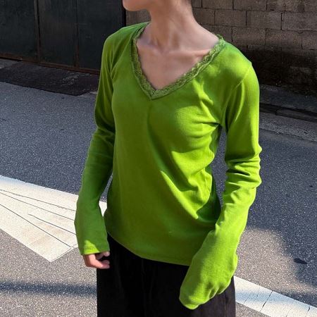 Dongdaemum Women’s Shirts, Tops & T-Shirts, a testament to the elegance and quality of wholesale Korean fashion.