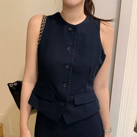 Dongdaemum Women’s Coats & Jackets, a testament to the elegance and quality of wholesale Korean fashion.