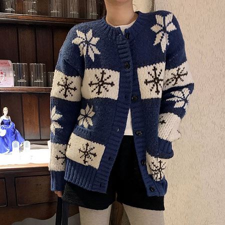 Dongdaemum Women’s Coats & Jackets, a testament to the elegance and quality of wholesale Korean fashion.