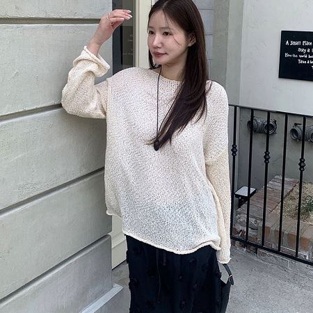 Dongdaemum Women’s Shirts, Tops & T-Shirts, a testament to the elegance and quality of wholesale Korean fashion.
