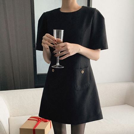 Dongdaemum Women’s Dresses, a testament to the elegance and quality of wholesale Korean fashion.