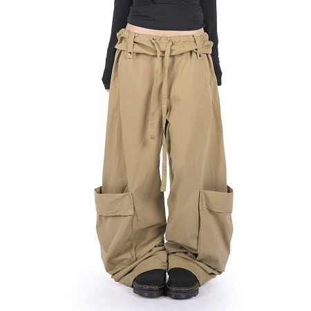 Dongdaemum Women’s Pants, a testament to the elegance and quality of wholesale Korean fashion.