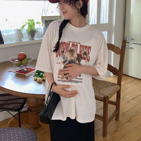 Dongdaemum Women’s Shirts, Tops & T-Shirts, a testament to the elegance and quality of wholesale Korean fashion.