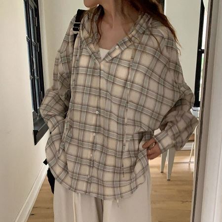 Dongdaemum Women’s Shirts, Tops & T-Shirts, a testament to the elegance and quality of wholesale Korean fashion.