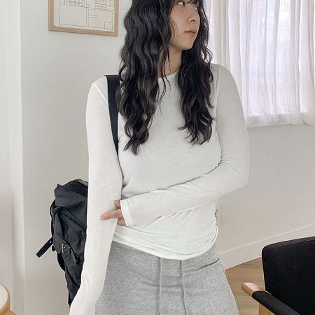 Dongdaemum Women’s Shirts, Tops & T-Shirts, a testament to the elegance and quality of wholesale Korean fashion.