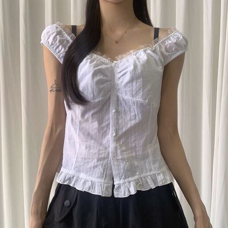 Dongdaemum Women’s Shirts, Tops & T-Shirts, a testament to the elegance and quality of wholesale Korean fashion.