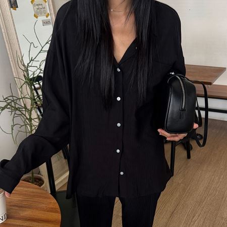 Dongdaemum Women’s Shirts, Tops & T-Shirts, a testament to the elegance and quality of wholesale Korean fashion.