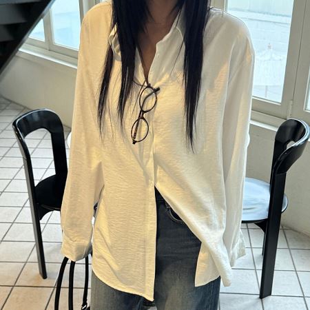 Dongdaemum Women’s Shirts, Tops & T-Shirts, a testament to the elegance and quality of wholesale Korean fashion.