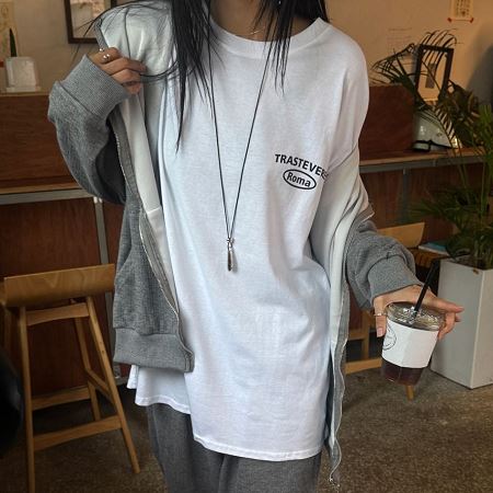 Dongdaemum Women’s Shirts, Tops & T-Shirts, a testament to the elegance and quality of wholesale Korean fashion.