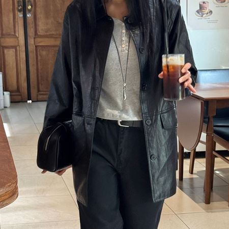 Dongdaemum Women’s Coats & Jackets, a testament to the elegance and quality of wholesale Korean fashion.