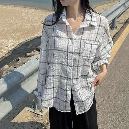 Dongdaemum Women’s Shirts, Tops & T-Shirts, a testament to the elegance and quality of wholesale Korean fashion.
