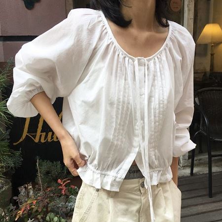 Dongdaemum Women’s Shirts, Tops & T-Shirts, a testament to the elegance and quality of wholesale Korean fashion.