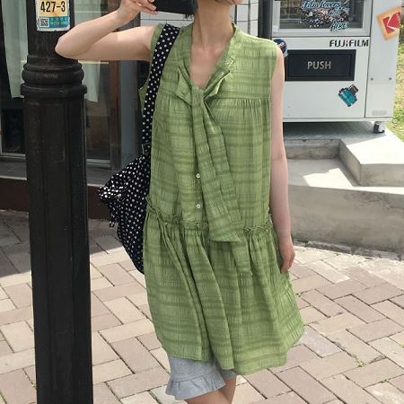 Dongdaemum Women’s Dresses, a testament to the elegance and quality of wholesale Korean fashion.
