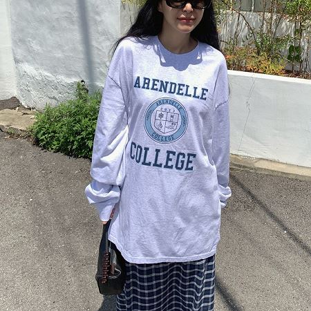 Dongdaemum Women’s Shirts, Tops & T-Shirts, a testament to the elegance and quality of wholesale Korean fashion.