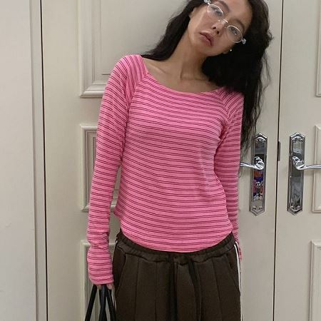 Dongdaemum Women’s Shirts, Tops & T-Shirts, a testament to the elegance and quality of wholesale Korean fashion.