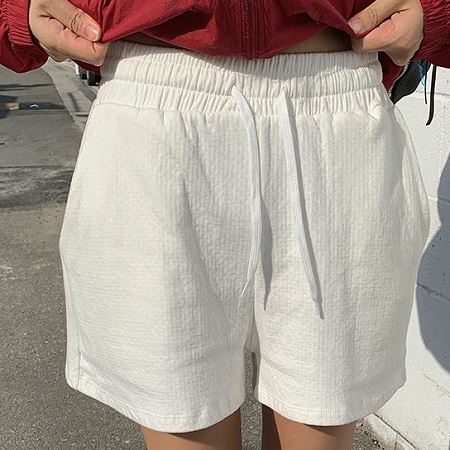 Dongdaemum Women’s Pants, a testament to the elegance and quality of wholesale Korean fashion.