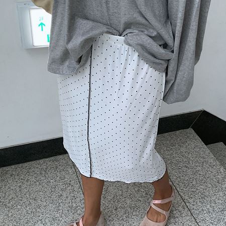 Dongdaemum Women’s Dresses, a testament to the elegance and quality of wholesale Korean fashion.