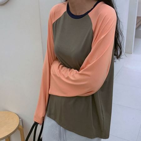 Dongdaemum Women’s Shirts, Tops & T-Shirts, a testament to the elegance and quality of wholesale Korean fashion.
