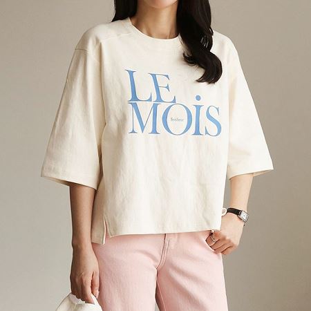 Dongdaemum Women’s Shirts, Tops & T-Shirts, a testament to the elegance and quality of wholesale Korean fashion.