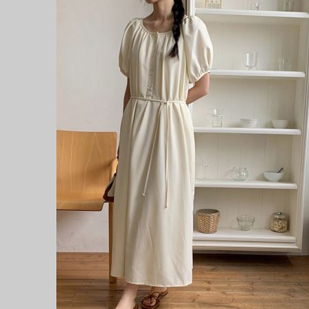 Dongdaemum Women’s Dresses, a testament to the elegance and quality of wholesale Korean fashion.