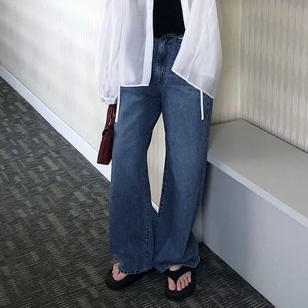 Dongdaemum Women’s Pants, a testament to the elegance and quality of wholesale Korean fashion.