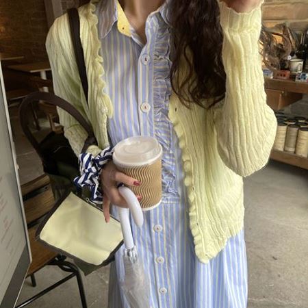Dongdaemum Women’s Coats & Jackets, a testament to the elegance and quality of wholesale Korean fashion.