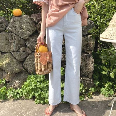 Dongdaemum Women’s Pants, a testament to the elegance and quality of wholesale Korean fashion.