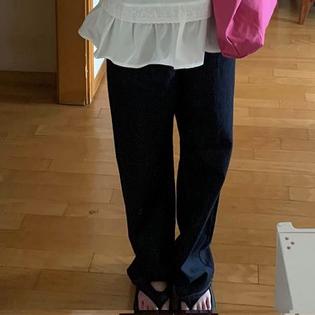 Dongdaemum Women’s Pants, a testament to the elegance and quality of wholesale Korean fashion.