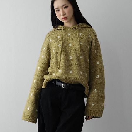 Dongdaemum Women’s Shirts, Tops & T-Shirts, a testament to the elegance and quality of wholesale Korean fashion.